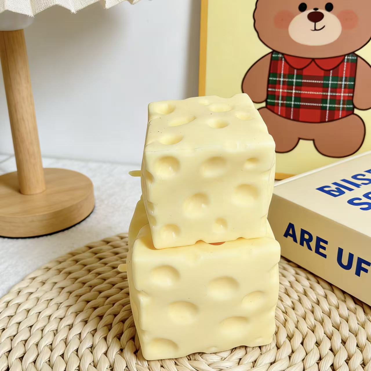 ลูกบอลบีบชีสจัมโบ้ รูปทรงชีสขน - Fidget Cube Original บทวิจารณ์และราคา